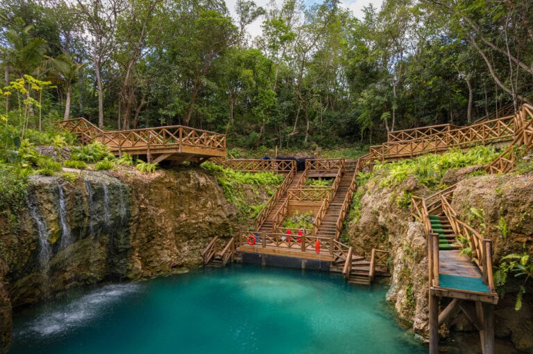 Blue Hole Cenote & Bacalar Lagoon Swim Escape