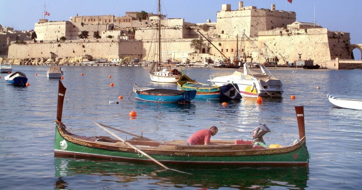 Traditional Dghajsa Grand Harbour Boat Tour