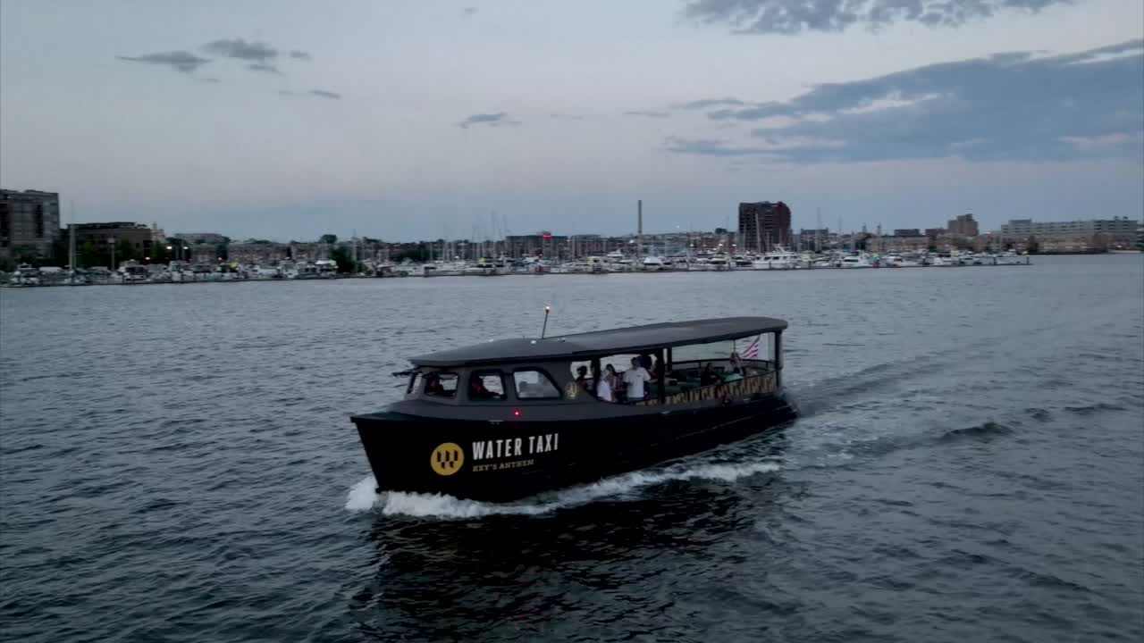 Baltimore Water Taxi: the Harbor by Water