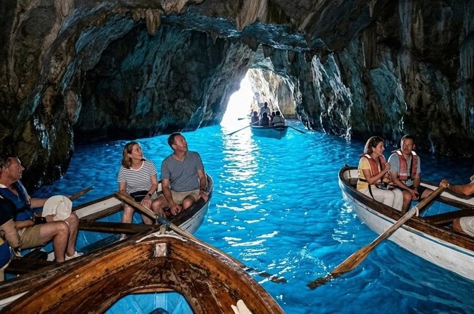 Private Boat Circumnavigation of Capri & Blue Grotto