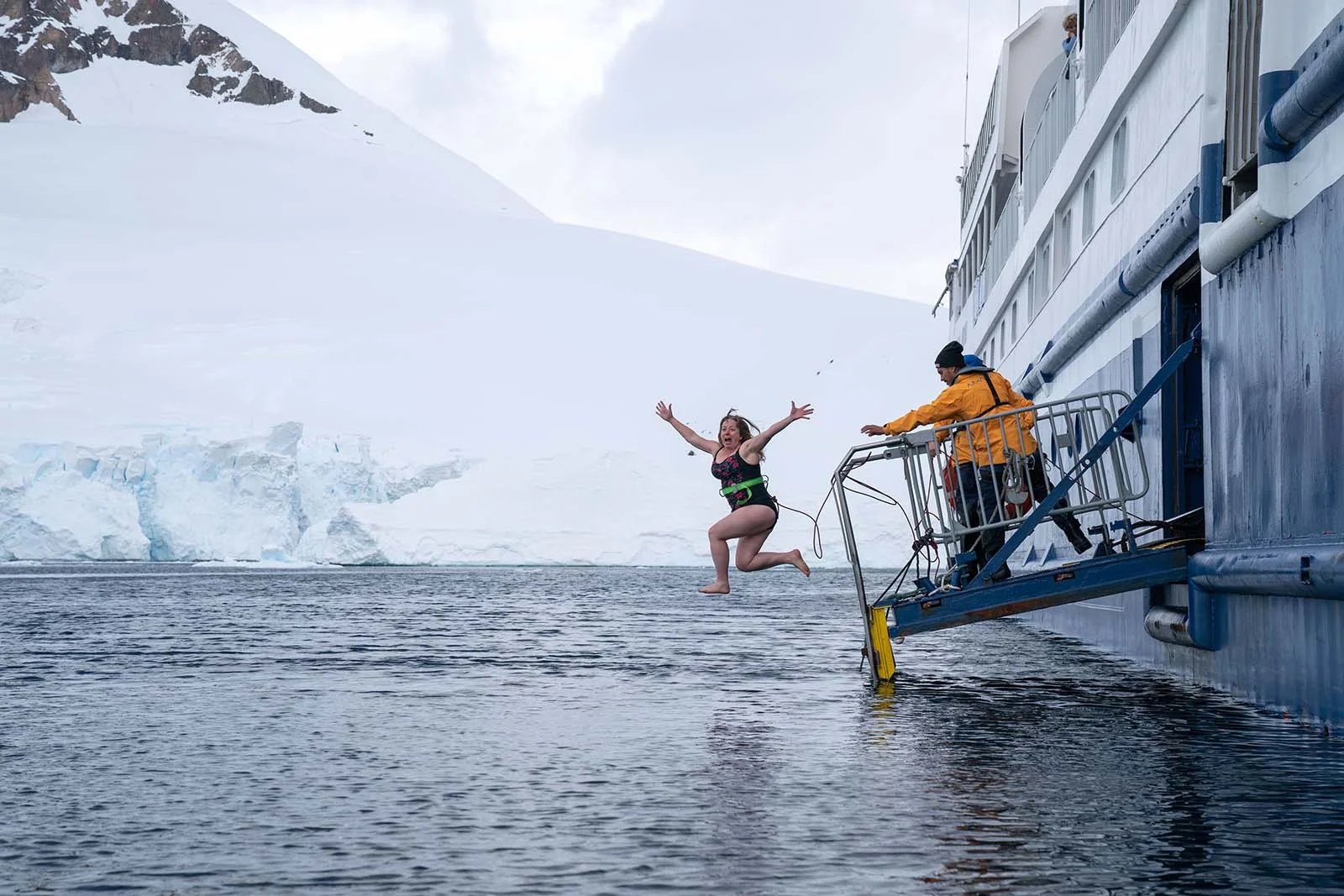 Polar Plunge in the Southern Ocean