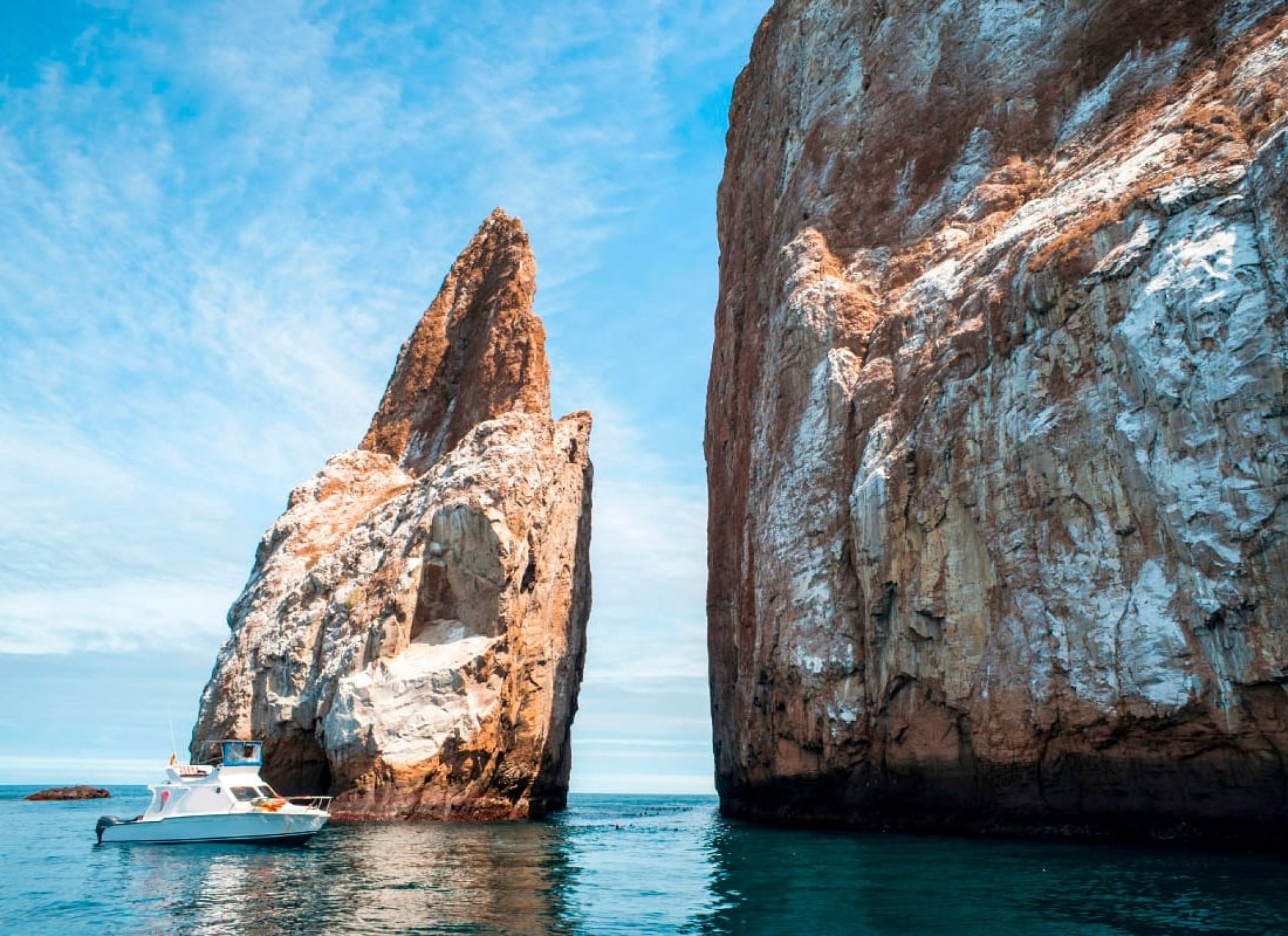 Kicker Rock (León Dormido) Private Snorkel & Boat Circuit