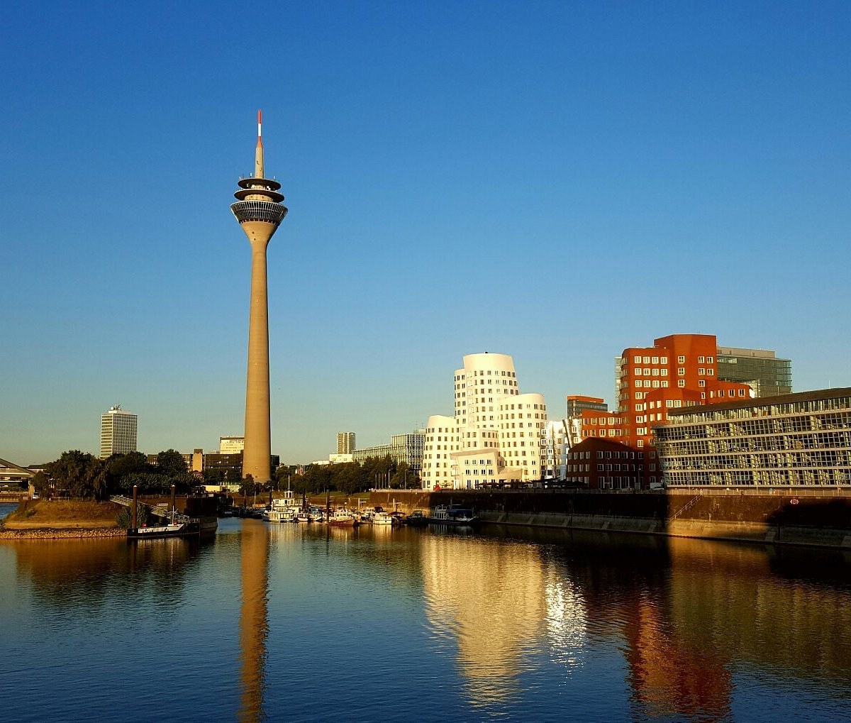 Rheinturm Summit Experience & MedienHafen Architecture Walk