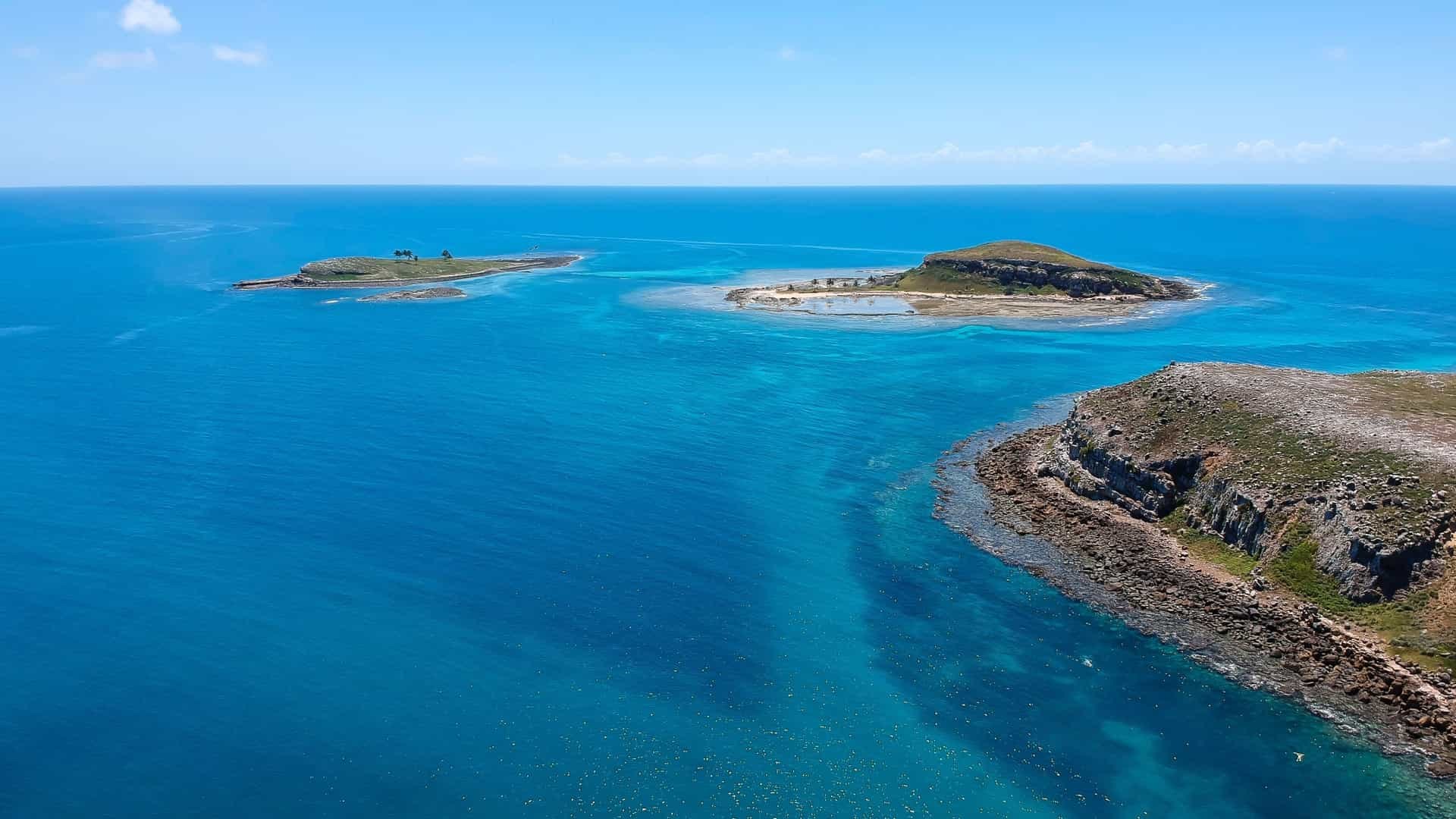 Multi-Day Live-Aboard: All Three Island Groups