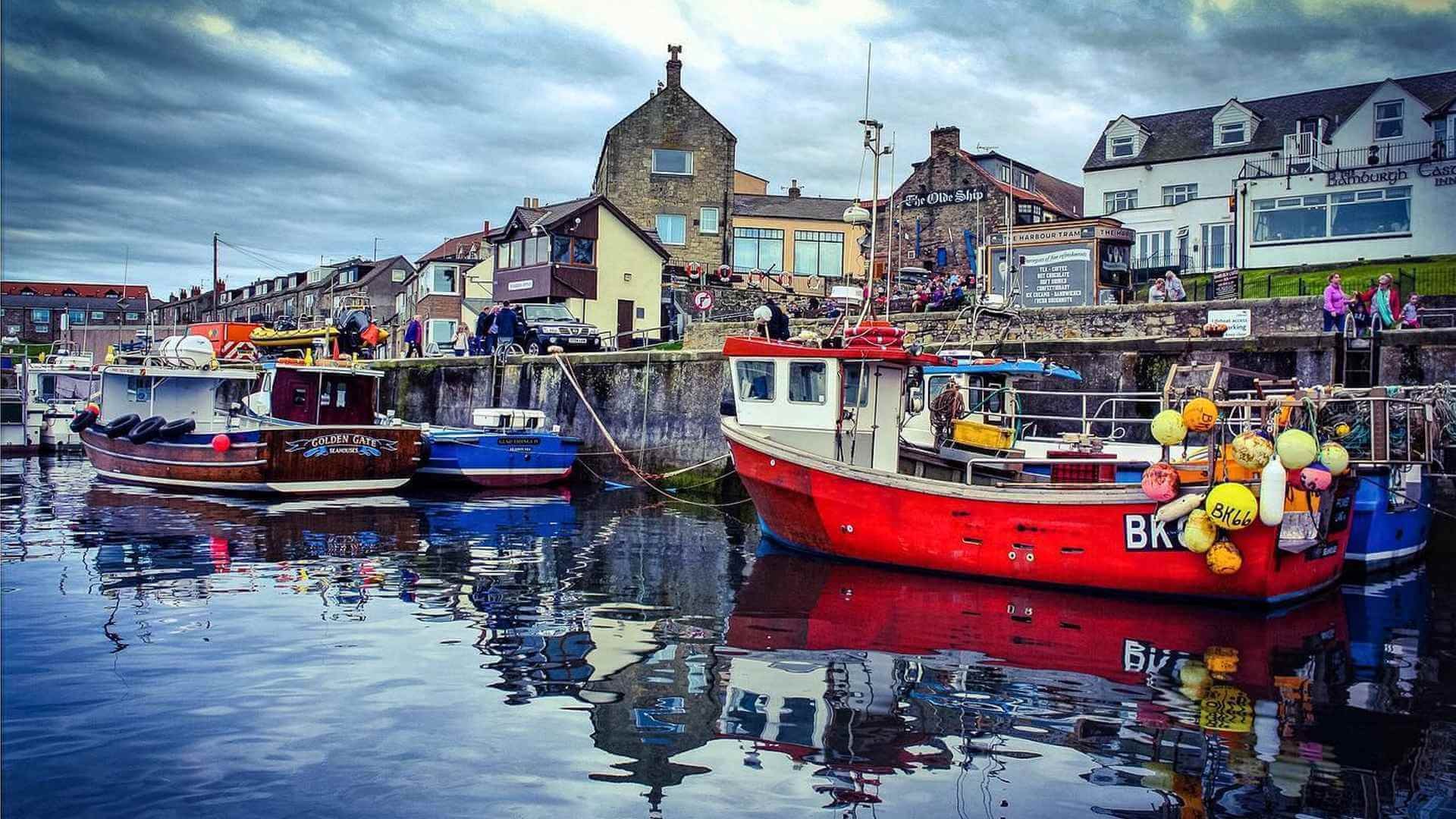 Seahouses Harbour & Smokehouse Walk