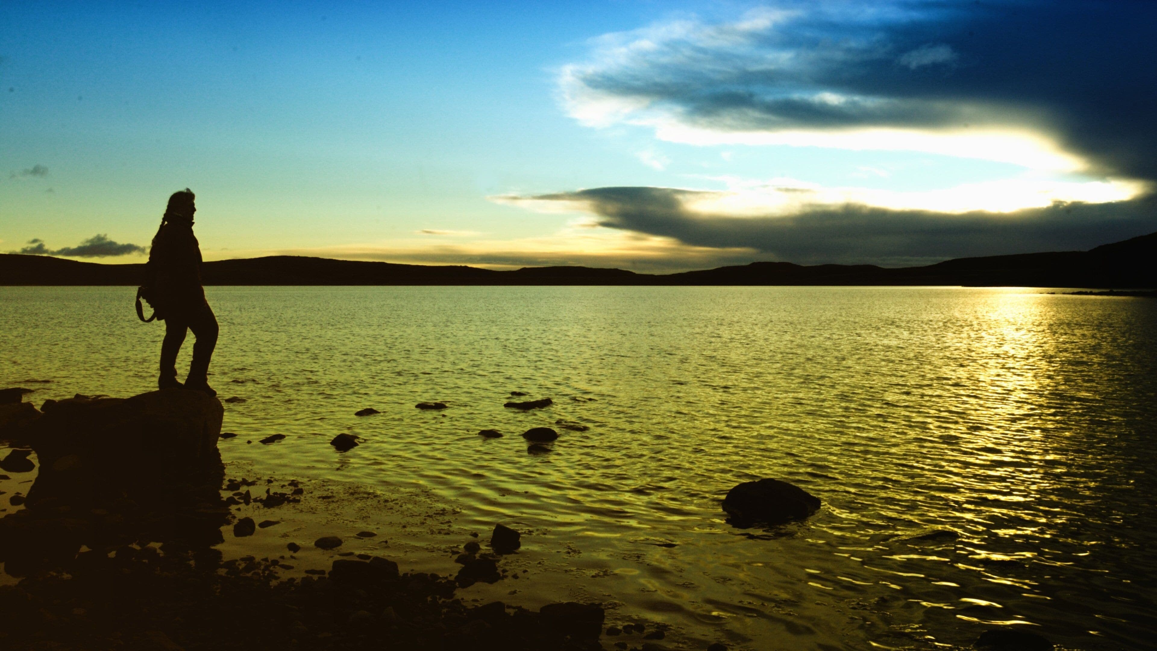 Sunset Walk & Storytelling with a Qikiqtarjuaq Elder
