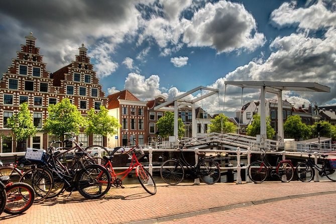 Haarlem Old Town Private Walking Tour with Puzzle Trail