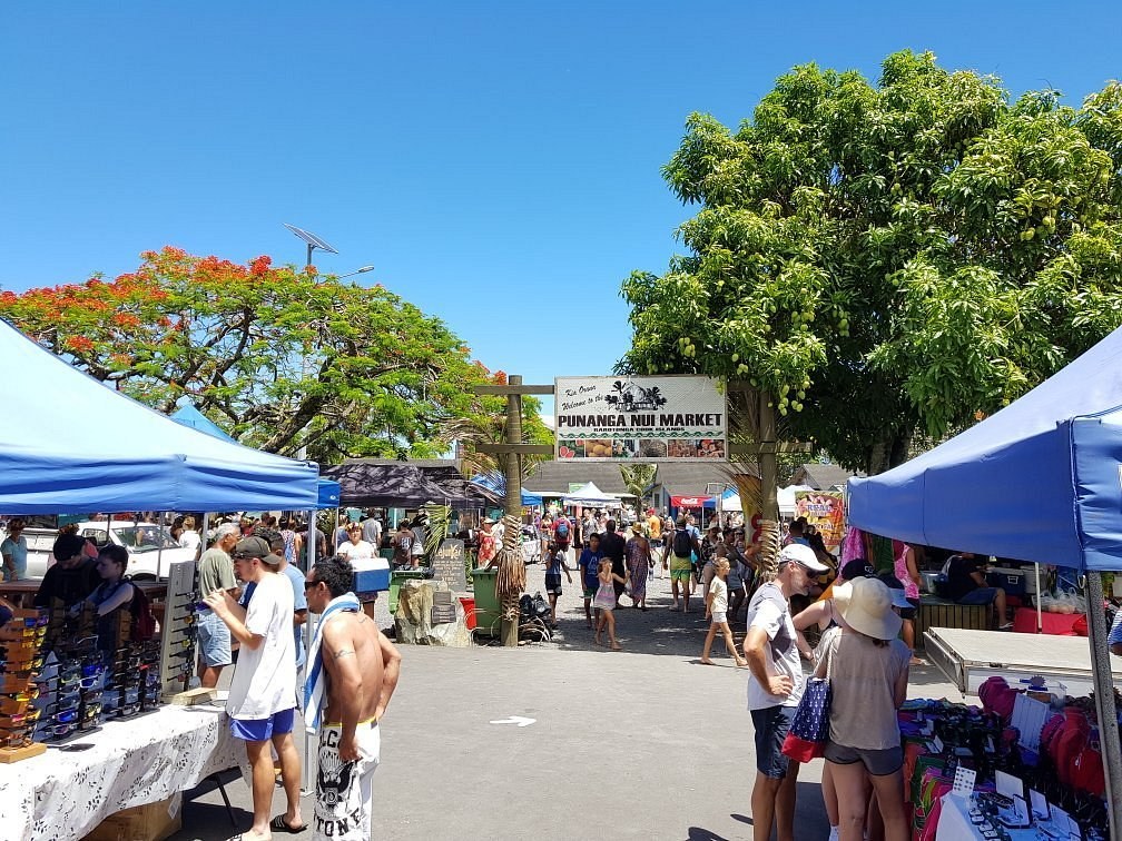 Punanga Nui Market & Avarua Walk with a Local Historian