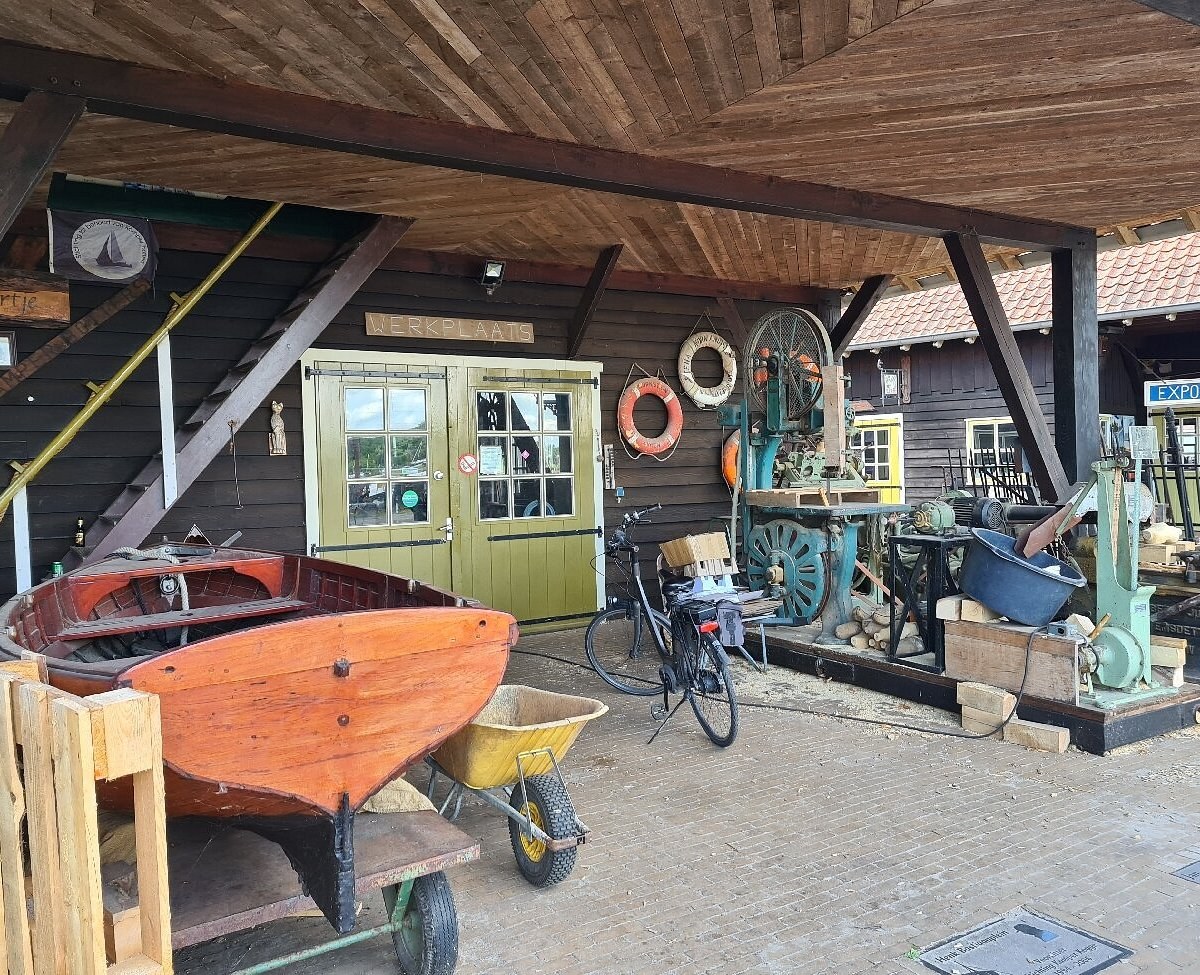 Koggewerf: Build-a-Cog Workshop with the Shipwrights