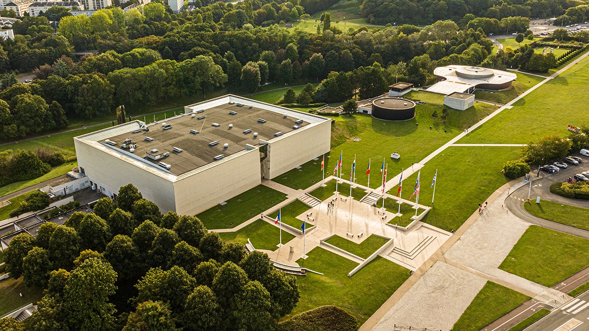 Mémorial de Caen: Private Guided Access Before Crowds