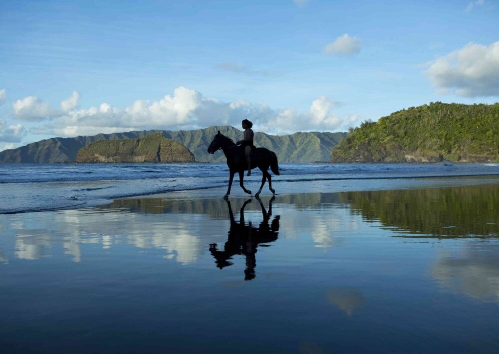 Taaoa Valley Petroglyphs & Marae on Horseback