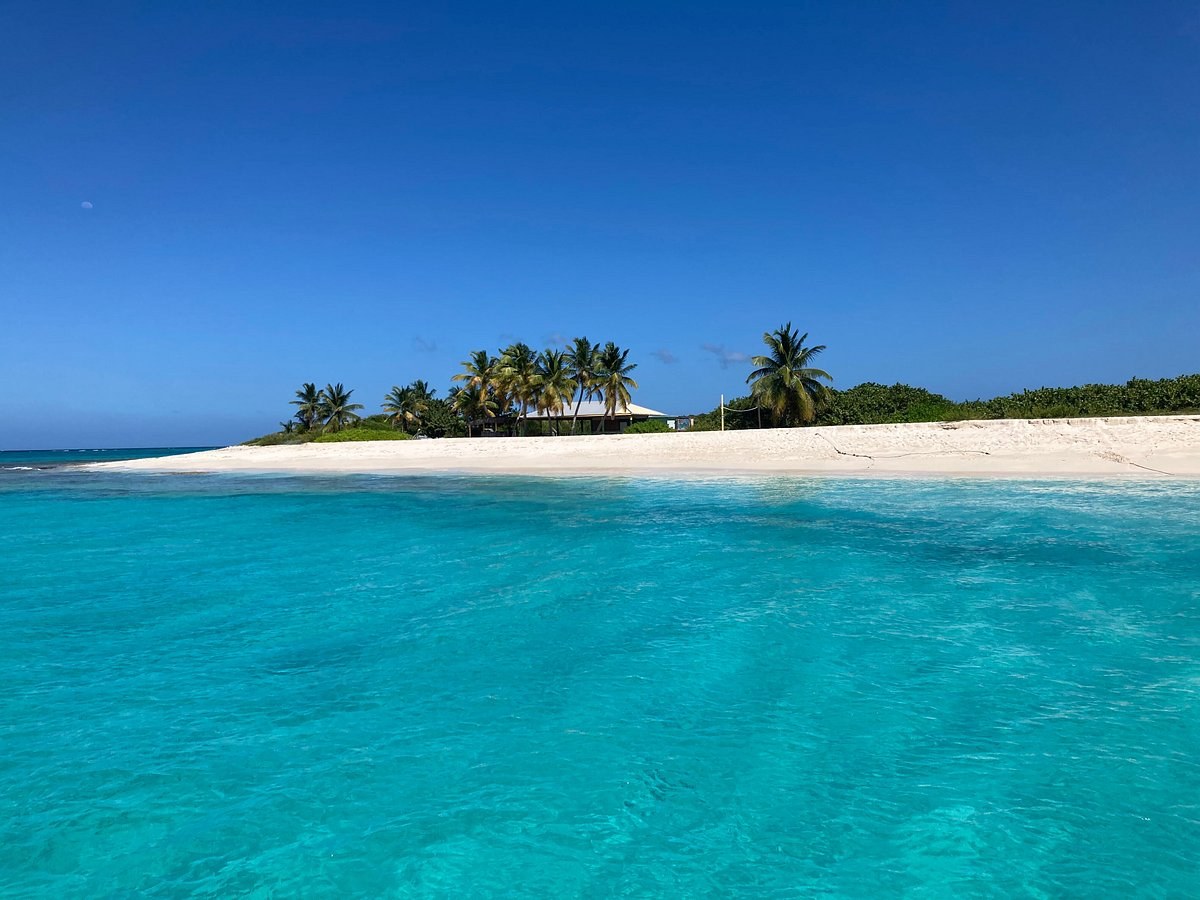 Half-Day Private Charter: Prickly Pear, Sandy Island & Snorkeling