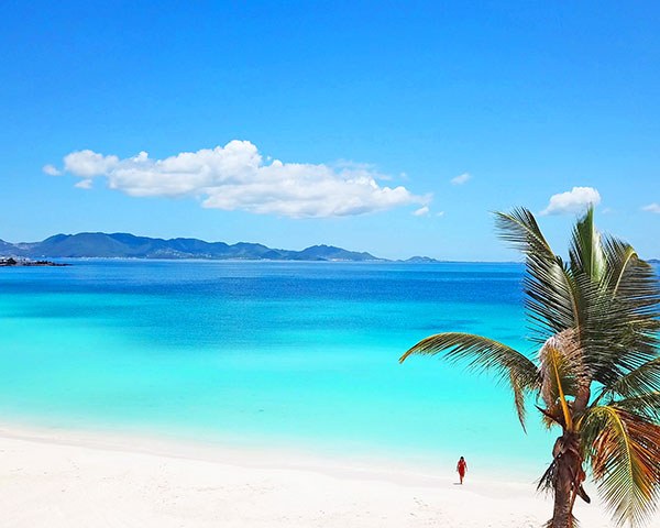 Rendezvous Bay at Golden Hour: A Mile of Empty Sand