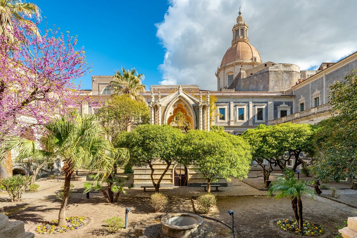 Benedictine Monastery of San Nicolò l'Arena: Expert Private Visit
