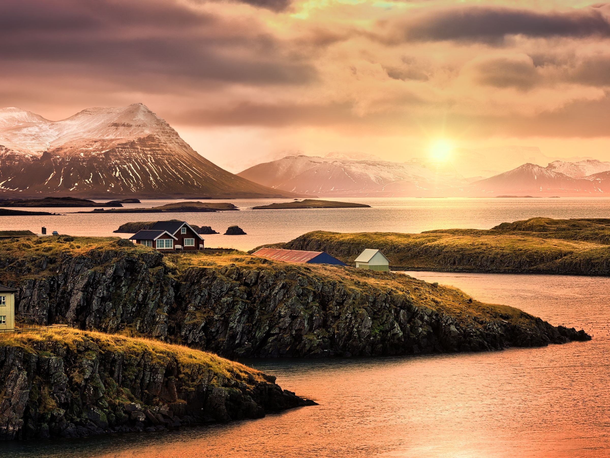 Stykkishólmskirkja: Sunrise Church & Bay Viewpoint