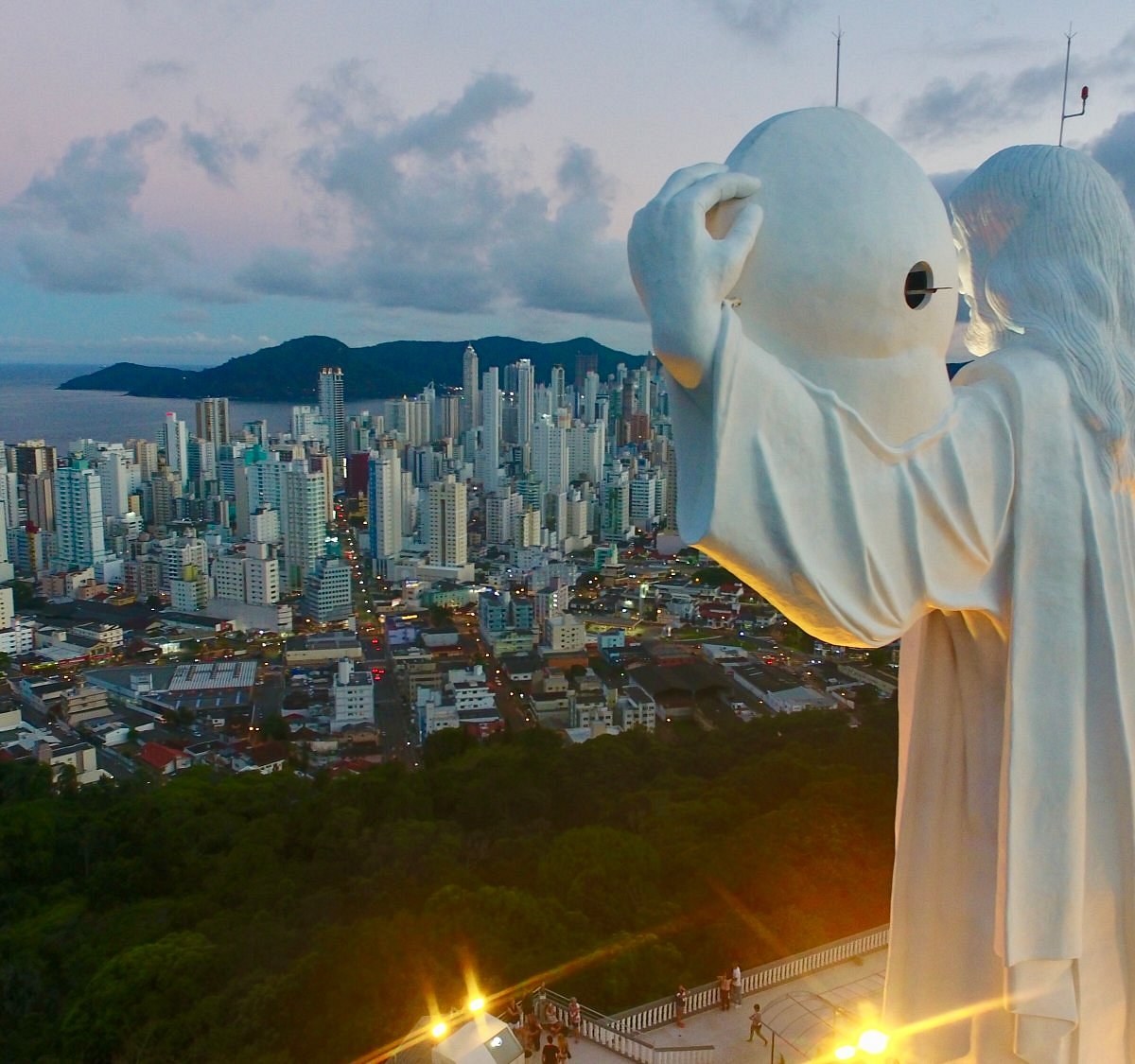 Cristo Luz Monument: Private Guided Illuminated Night Visit