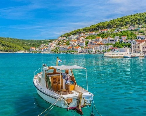 Private Sailing Along Brač's Wild South Coast to Hidden Coves