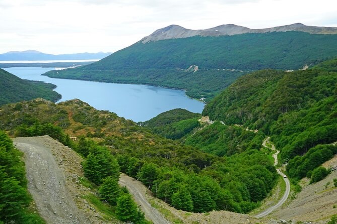 4×4 Lakes Expedition: Lago Escondido & Lago Fagnano