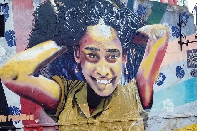 Valparaíso Funiculars, Street Art & Seafood: Private Expert Tour