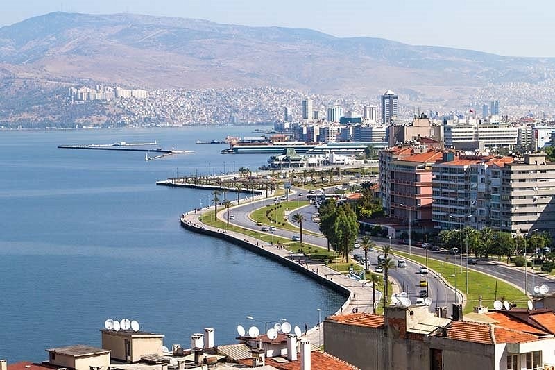 Tarihi Asansör, Alsancak & Kordon: Private Izmir City Immersion