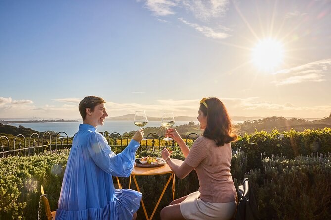 Waiheke Island Private Wine Tour: 4 Vineyards & Beachfront Lunch