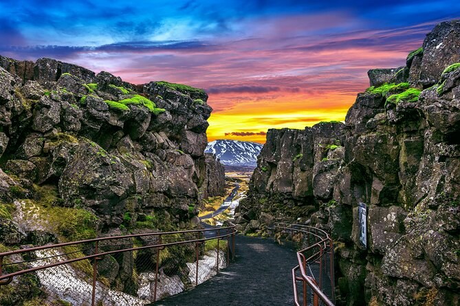 Golden Circle Classic: Geysir, Gullfoss & Þingvellir in a Day