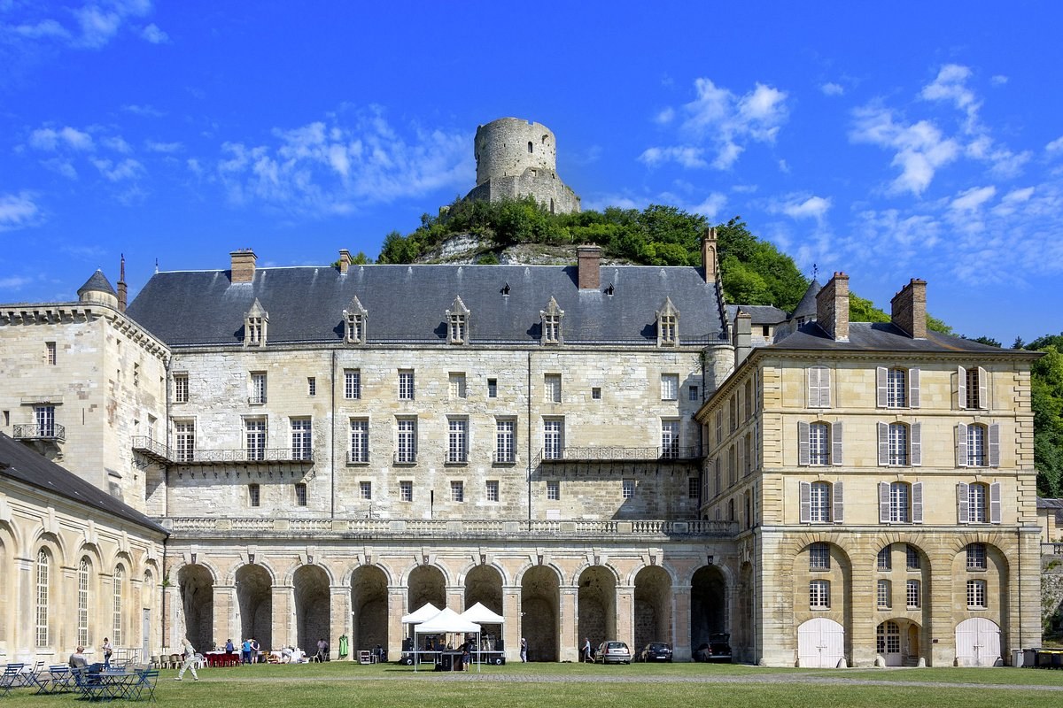 Château de La Roche-Guyon: Castle, Caves & Arts de la Table Workshop