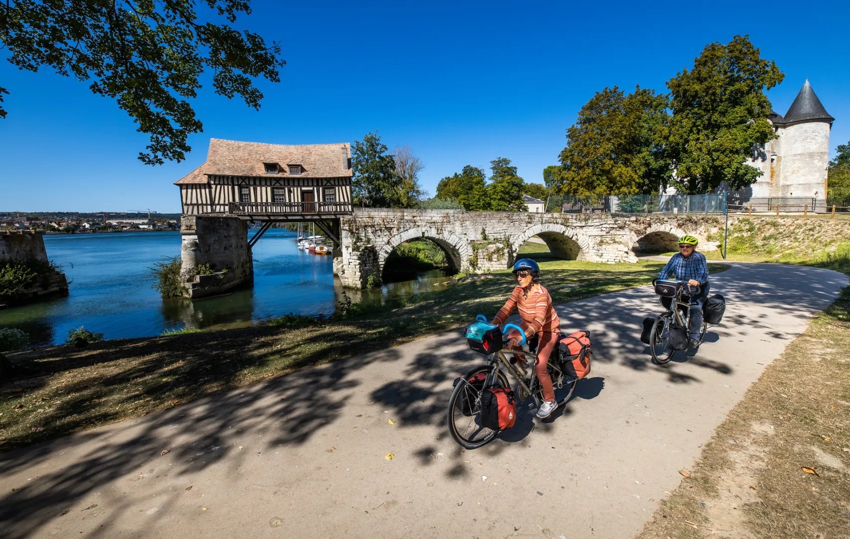 Cycling the Impressionist Valley: Giverny by Bike from La Roche-Guyon