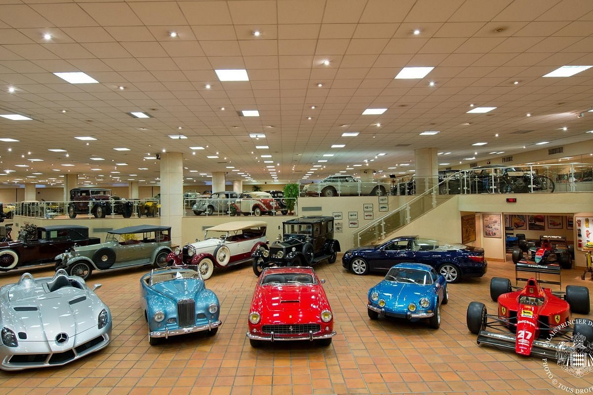 Collection de Voitures Anciennes: Prince Rainier's Legendary Garage