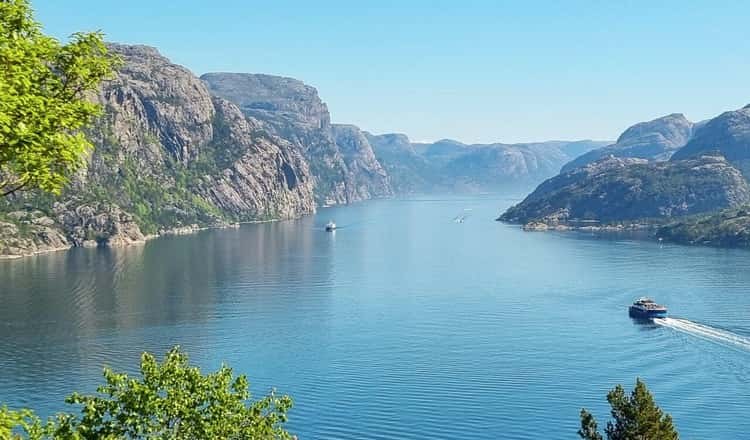 Silent Electric Fjord Cruise to Lysefjord & Preikestolen