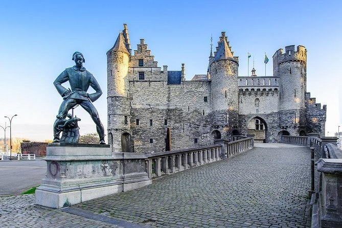Private Walking Shore Tour: Legends & History of Antwerpen