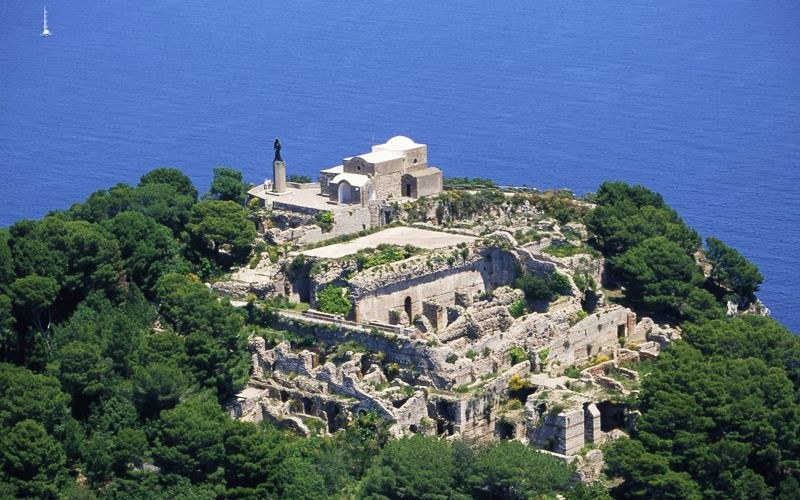 Villa Jovis: Emperor Tiberius's Clifftop Palace & History Hike