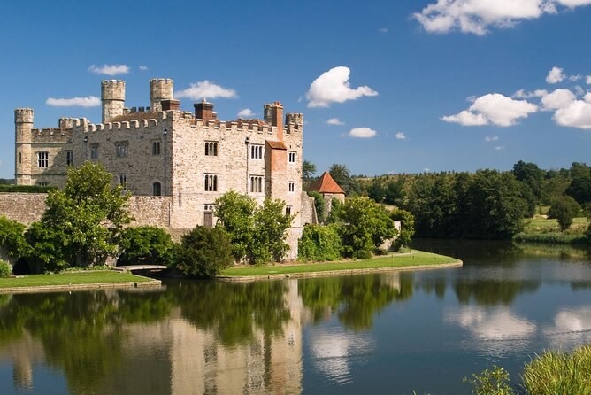 Leeds Castle: Private Estate Tour & English Garden Lunch