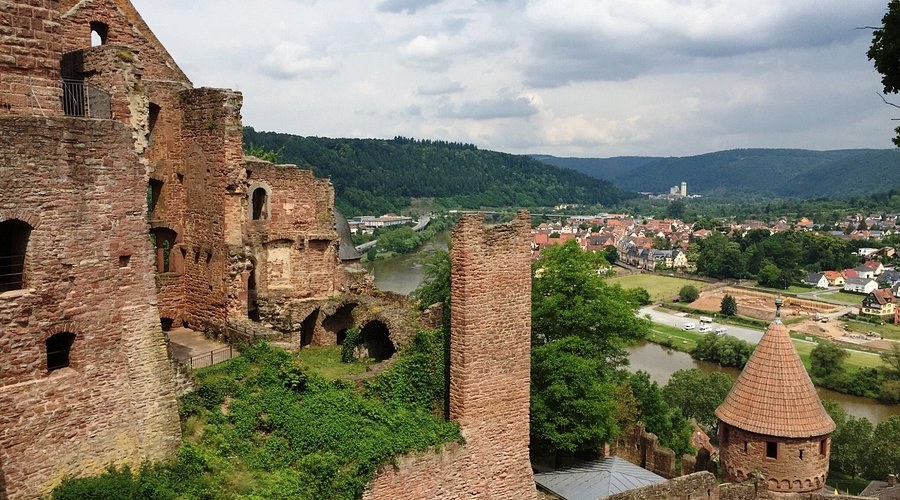 Burg Wertheim: Private Castle Ruins & Panoramic Tower Climb