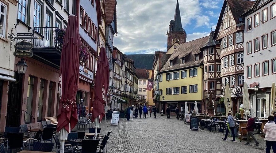 Wertheim Altstadt: Certified Private Walking Tour with Local Expert