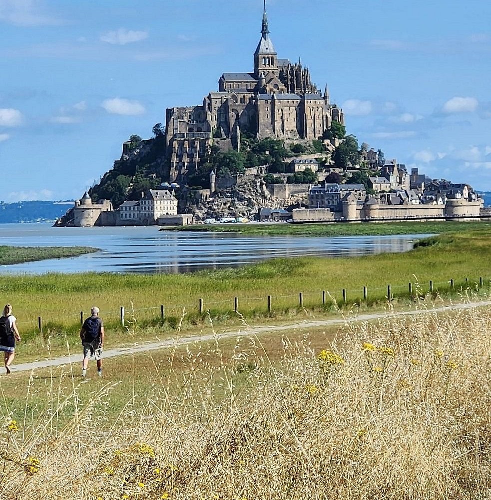 D-Day Beaches: Private Full-Day Tour from the Seine Valley
