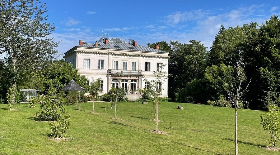 Domaine de la Garde: Private Ain Countryside & Château Estate
