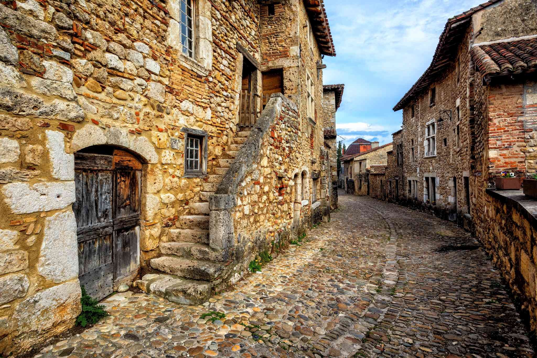 Lyon Day Trip: Private Guided Gastronomy & Old Town Discovery