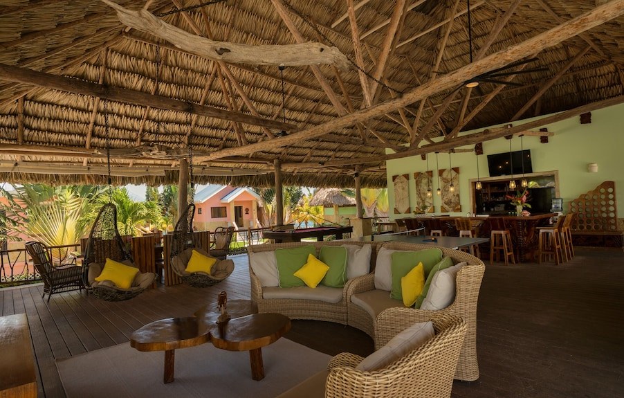 Placencia Village: Private Foodie & Culture Walking Tour