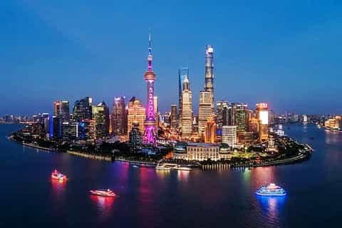 The Bund & Pudong Skyline: Private Sunset & Night Tour