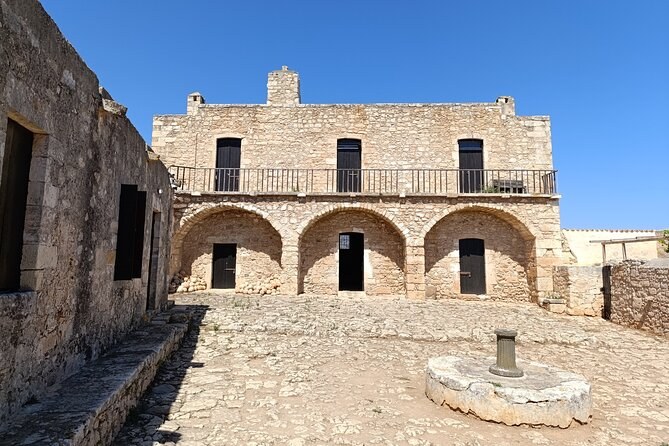 Aptera Ancient City & Akrotiri Monasteries: Private History Tour