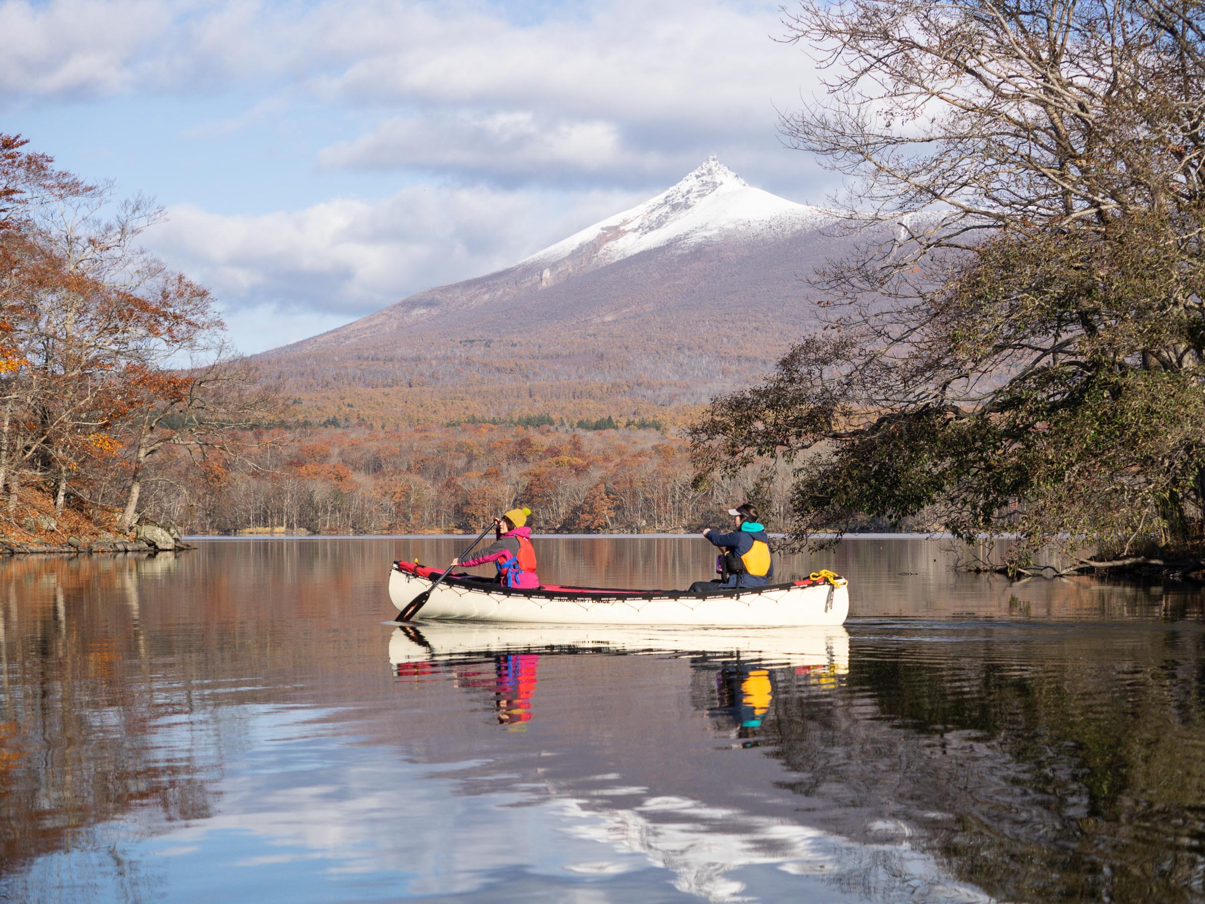 Onuma Quasi-National Park: Kayak & Lakeside Walk in Pristine Hokkaido