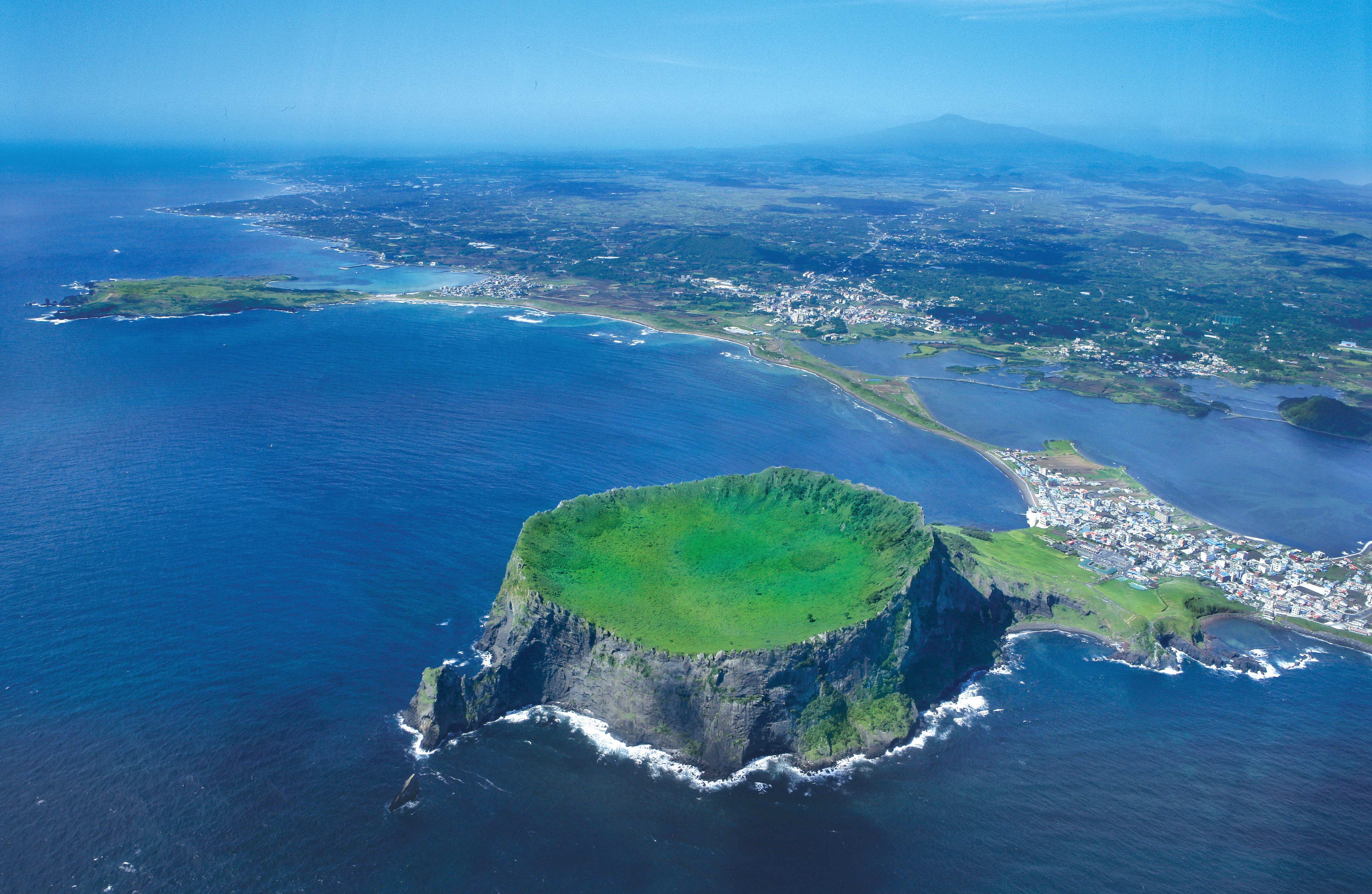 Seongsan Ilchulbong: Sunrise Peak Crater Rim Trek