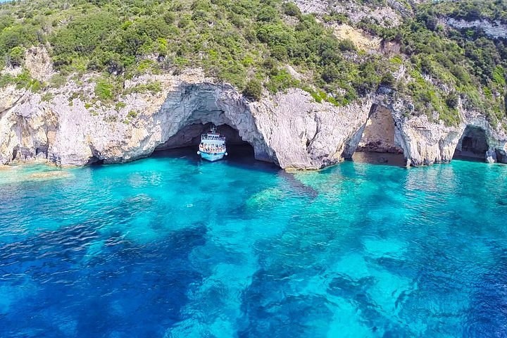 Paxos, Antipaxos & Blue Caves full-day cruise from the port