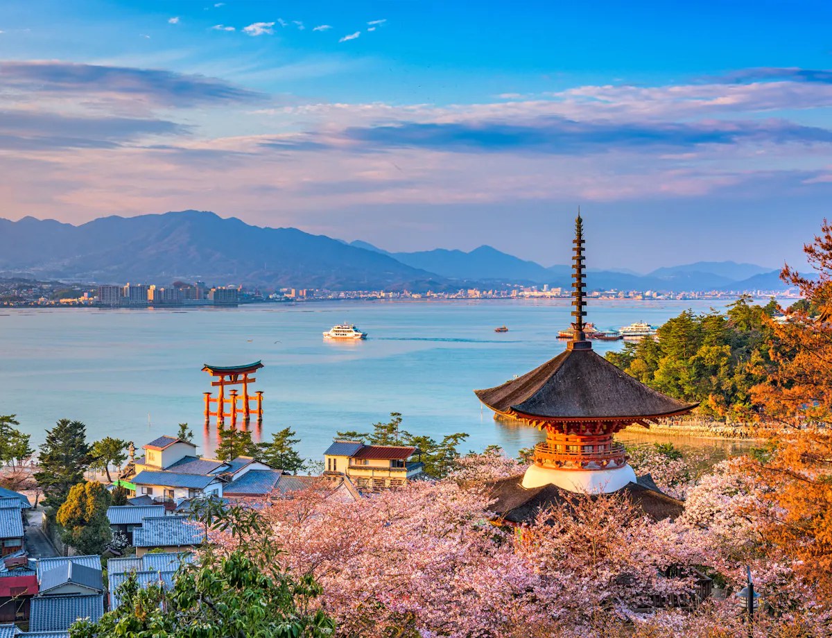 Miyajima Island: Itsukushima Shrine & Mt. Misen Summit Hike