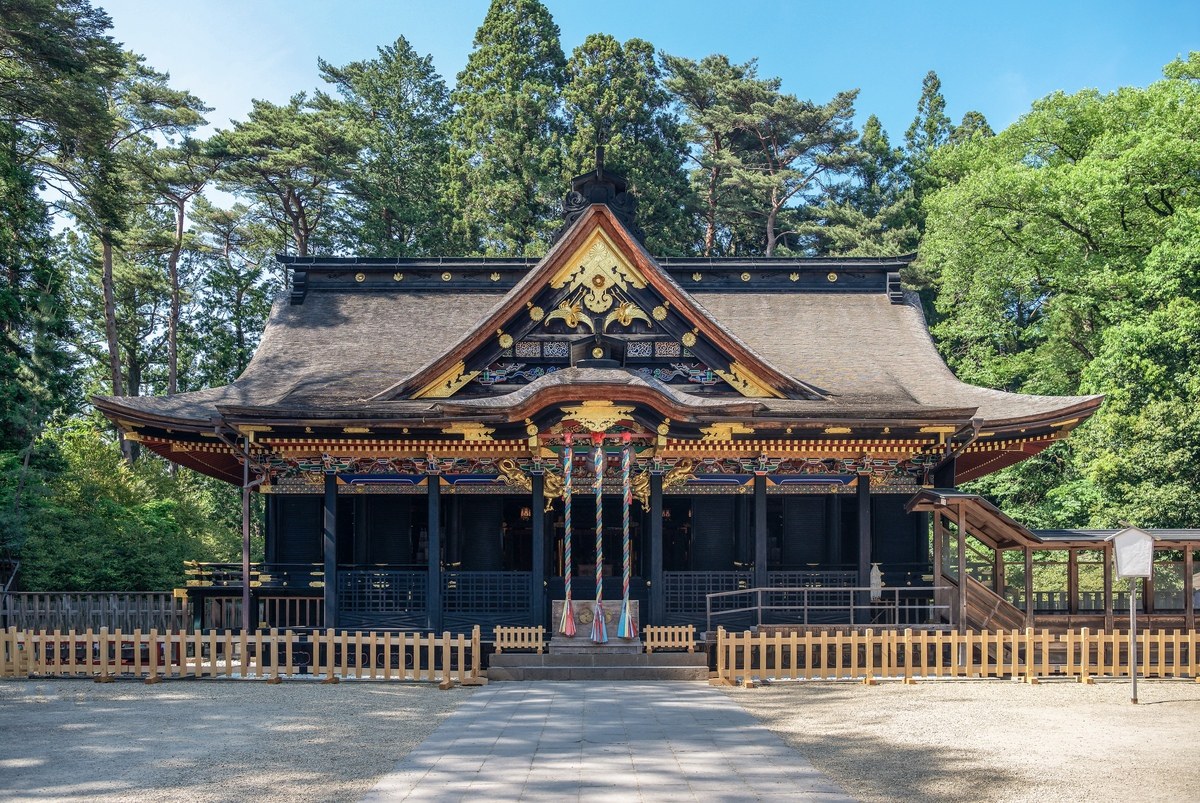 Osaki Hachimangu Shrine: Gold & Lacquer in the Forest Pines