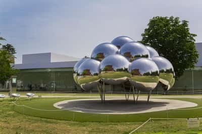 21st Century Museum of Contemporary Art: Private Curator-Led Tour
