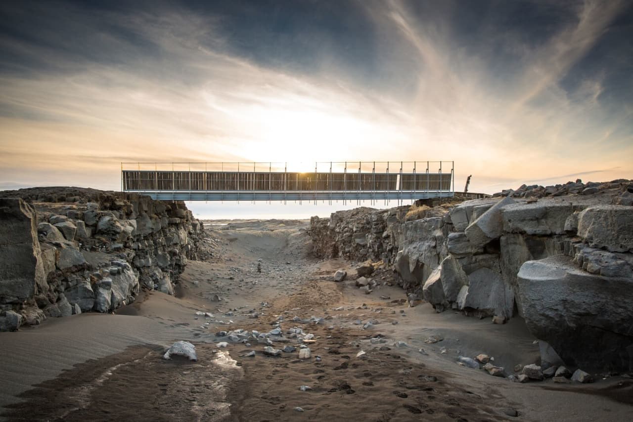 Bridge Between Continents Walk & Reykjanes Geopark Guided Drive