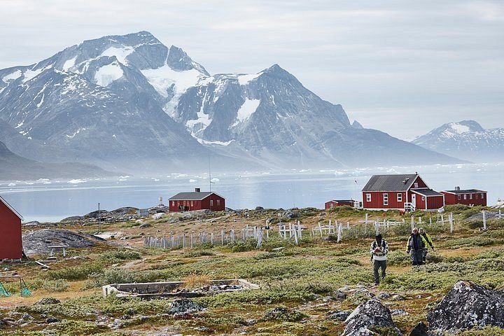 Qoornoq Island Adventure: Abandoned Settlement & Arctic Wilderness