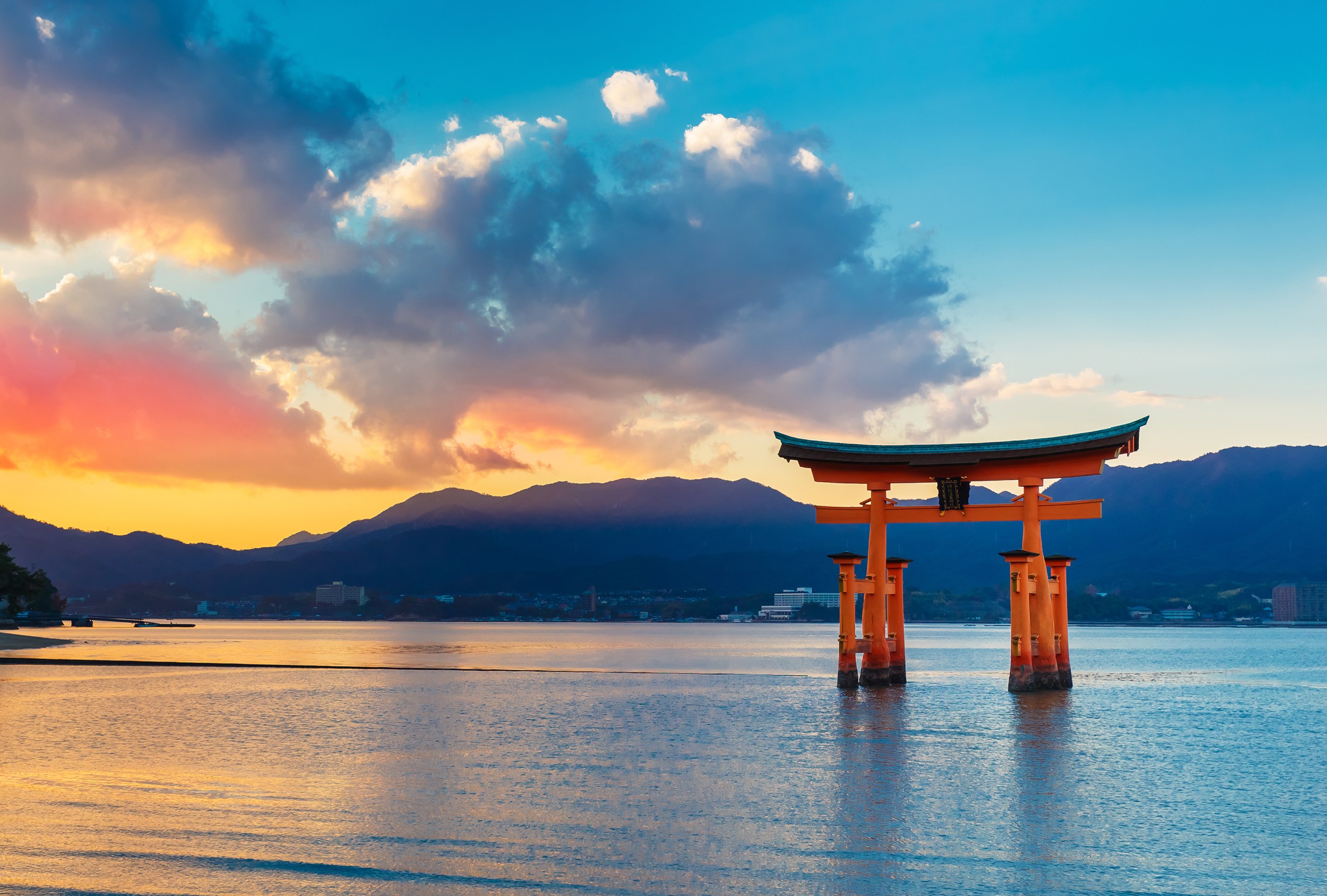Miyajima: Floating Torii Gate & Itsukushima Shrine at Dawn